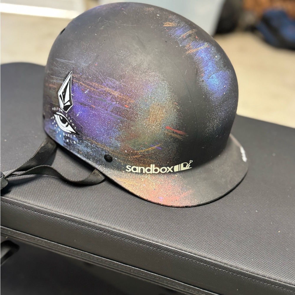 Sandbox snowboarding helmet